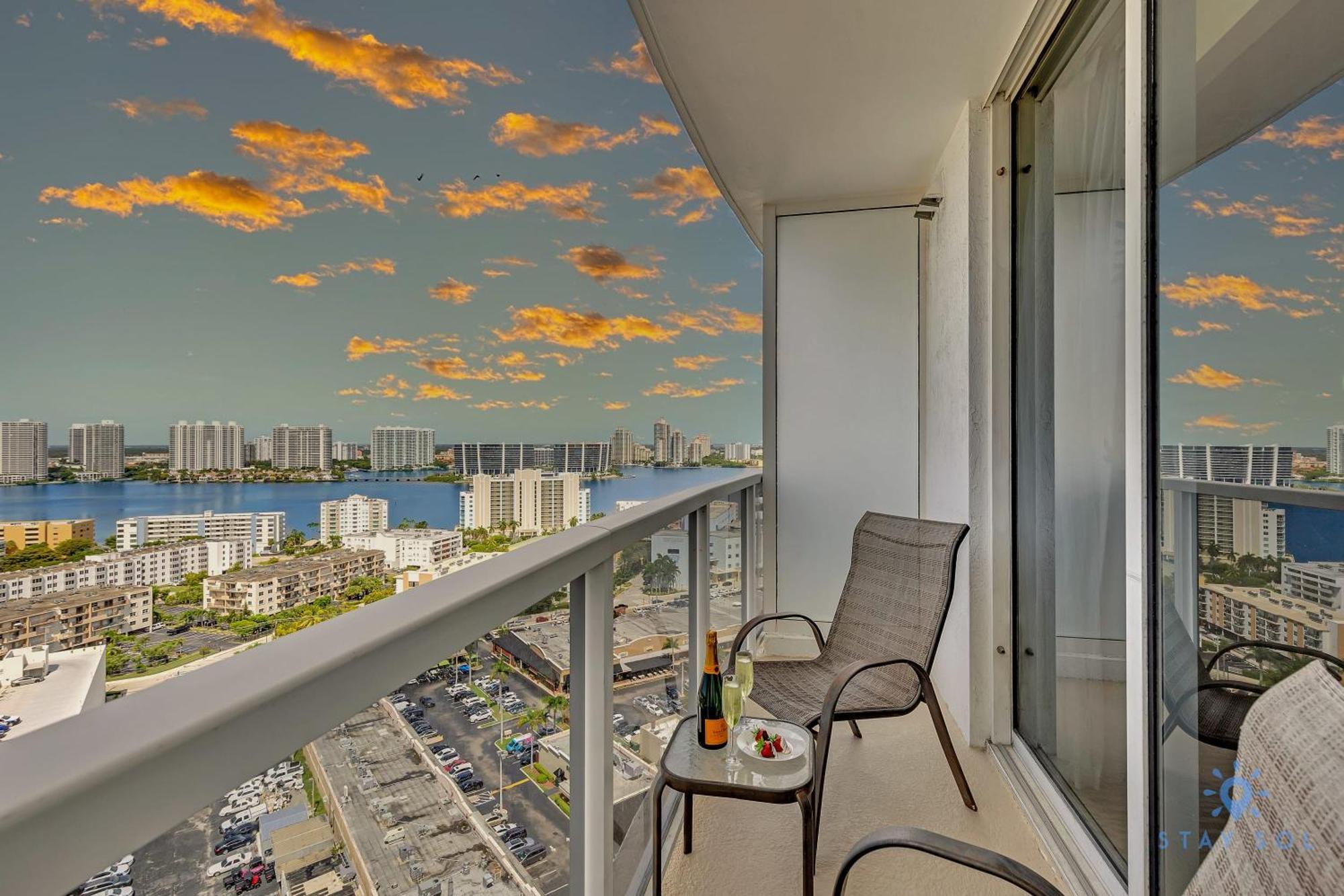 Luxurious Beach Resort Balcony Sunny Isles Beach Exterior foto